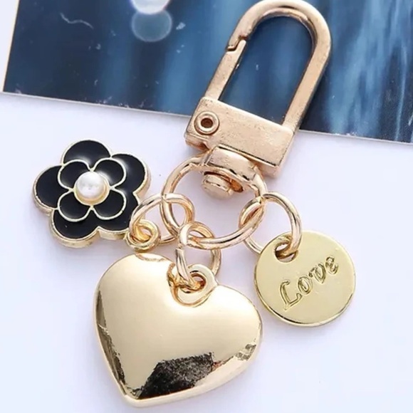 Accessories - Elegant Heart Charm Keychain Golden Black Flower Faux Pearl Love